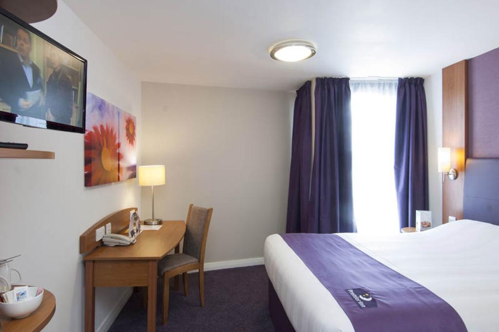 Premier Inn Derry / Londonderry Δωμάτιο φωτογραφία