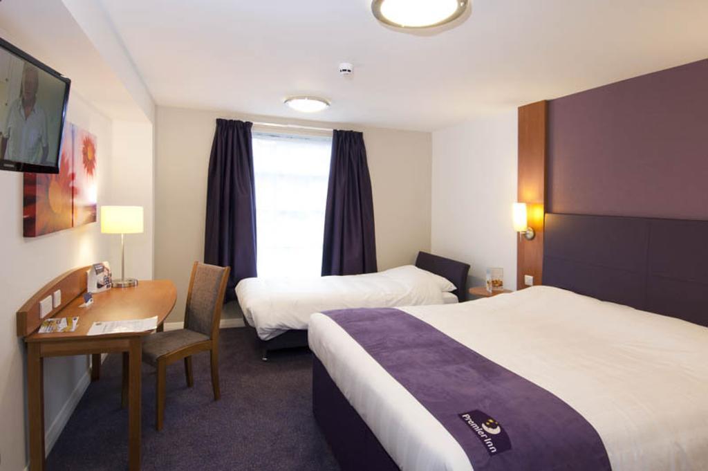 Premier Inn Derry / Londonderry Δωμάτιο φωτογραφία