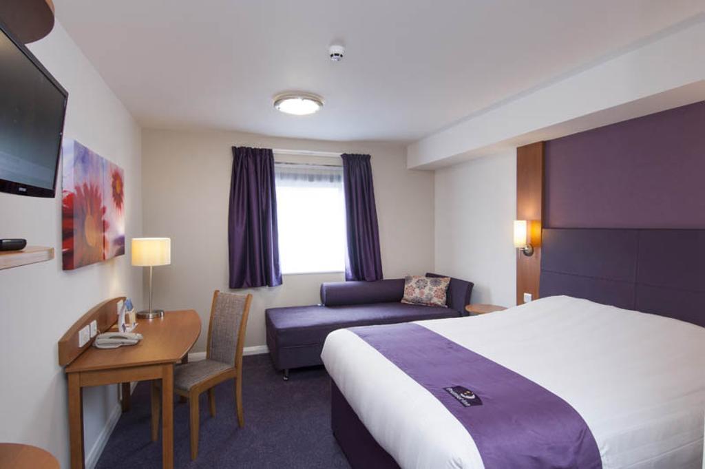 Premier Inn Derry / Londonderry Δωμάτιο φωτογραφία