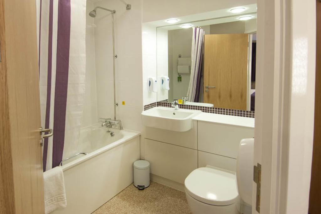 Premier Inn Derry / Londonderry Δωμάτιο φωτογραφία
